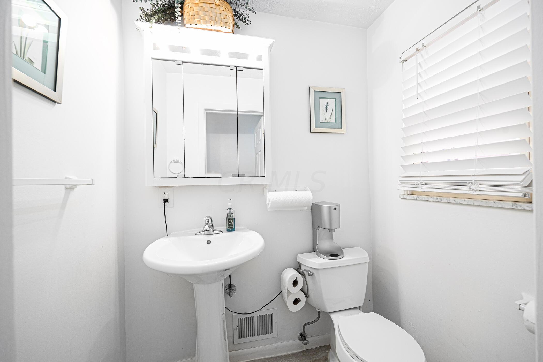 3656 Noe Bixby Road Columbus, OH 43232 - Photo 29 of 54 3656 Noe Bixby Rd 033