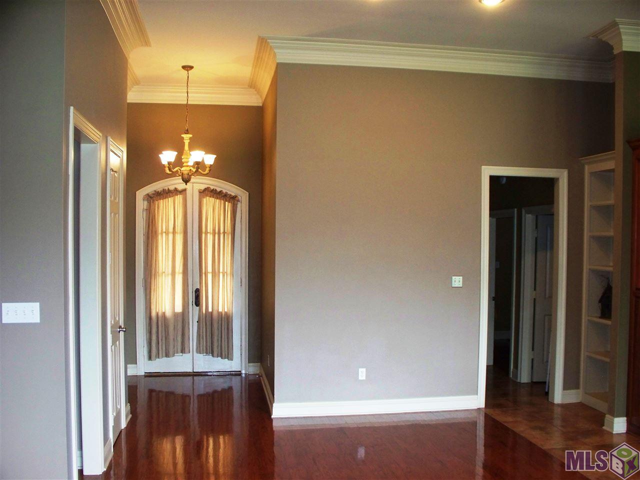 16724 Highland Club Avenue Baton Rouge, LA 70817 - Photo 13 of 24 Foyer