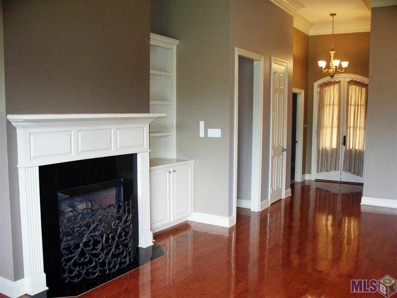 16724 Highland Club Avenue Baton Rouge, LA 70817 - Photo 14 of 24 Foyer & Living Room