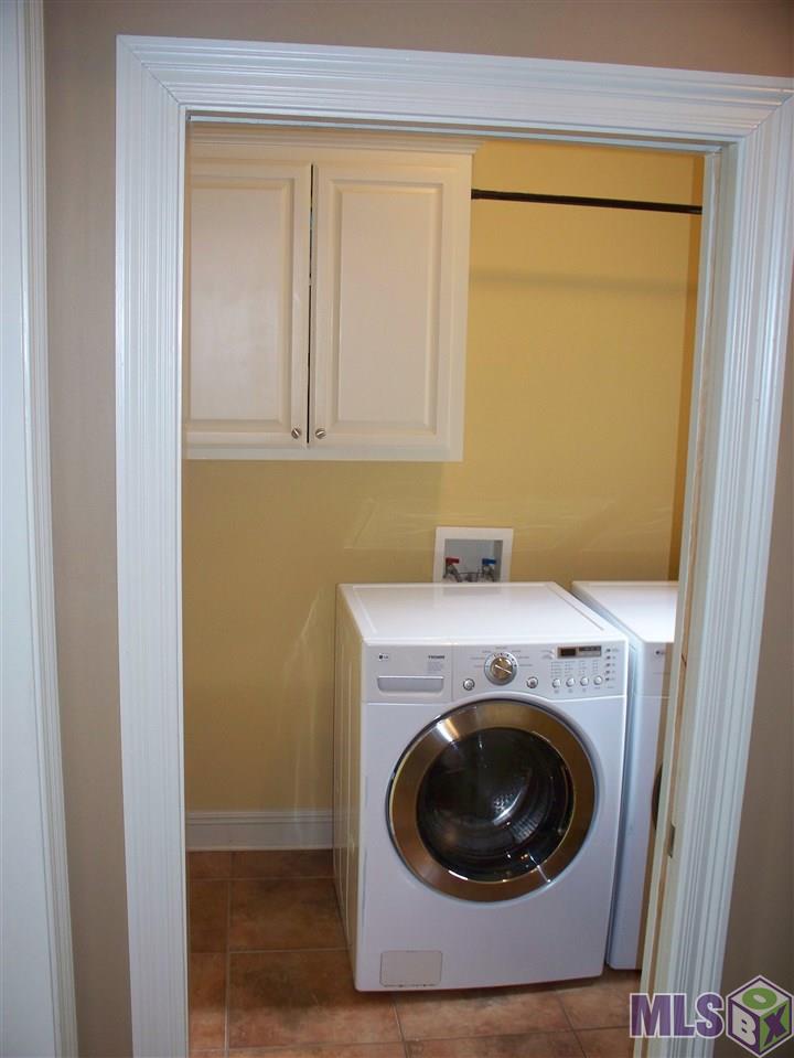 16724 Highland Club Avenue Baton Rouge, LA 70817 - Photo 19 of 24 Laundry Room