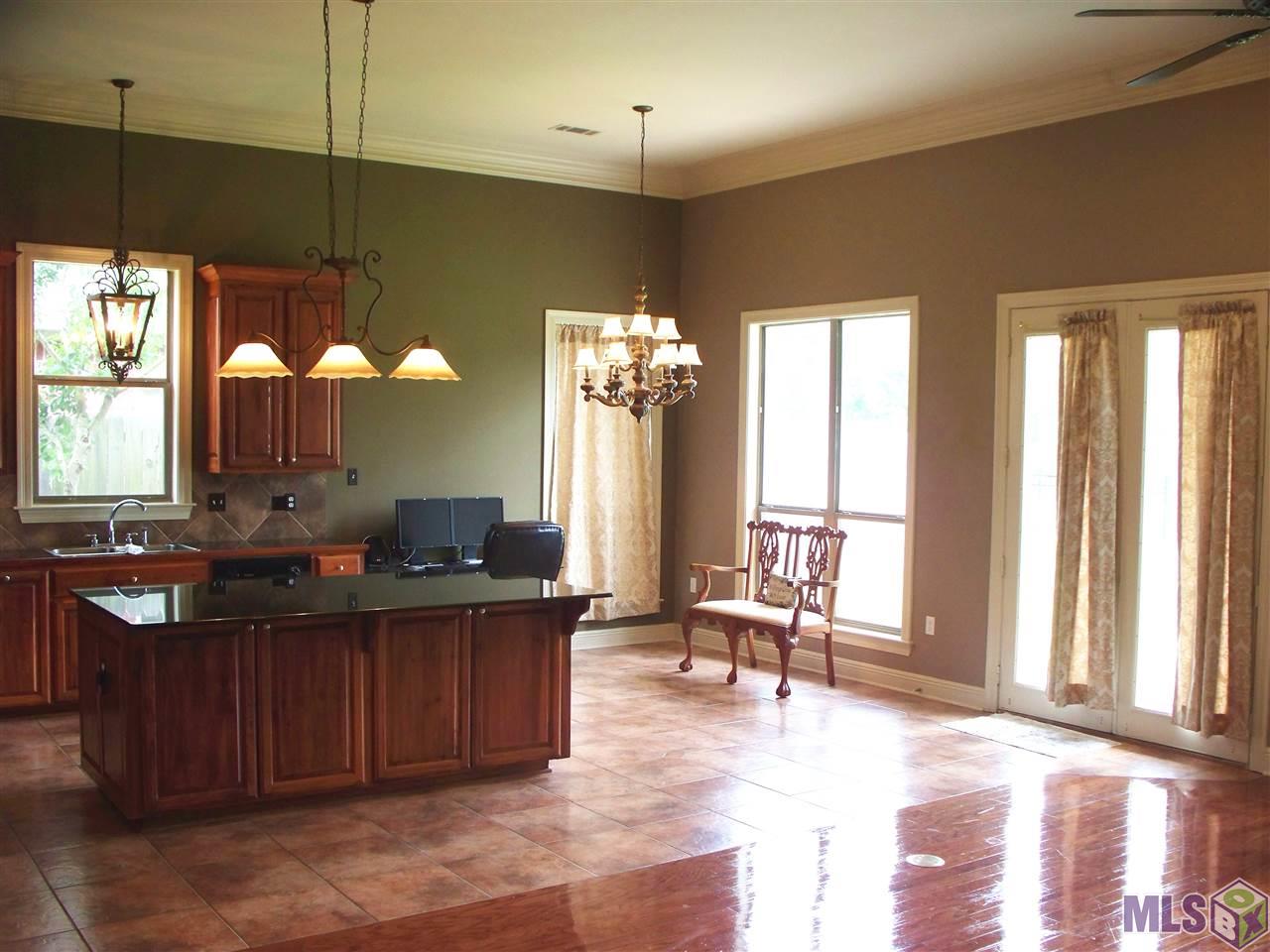 16724 Highland Club Avenue Baton Rouge, LA 70817 - Photo 5 of 24 Dining Area