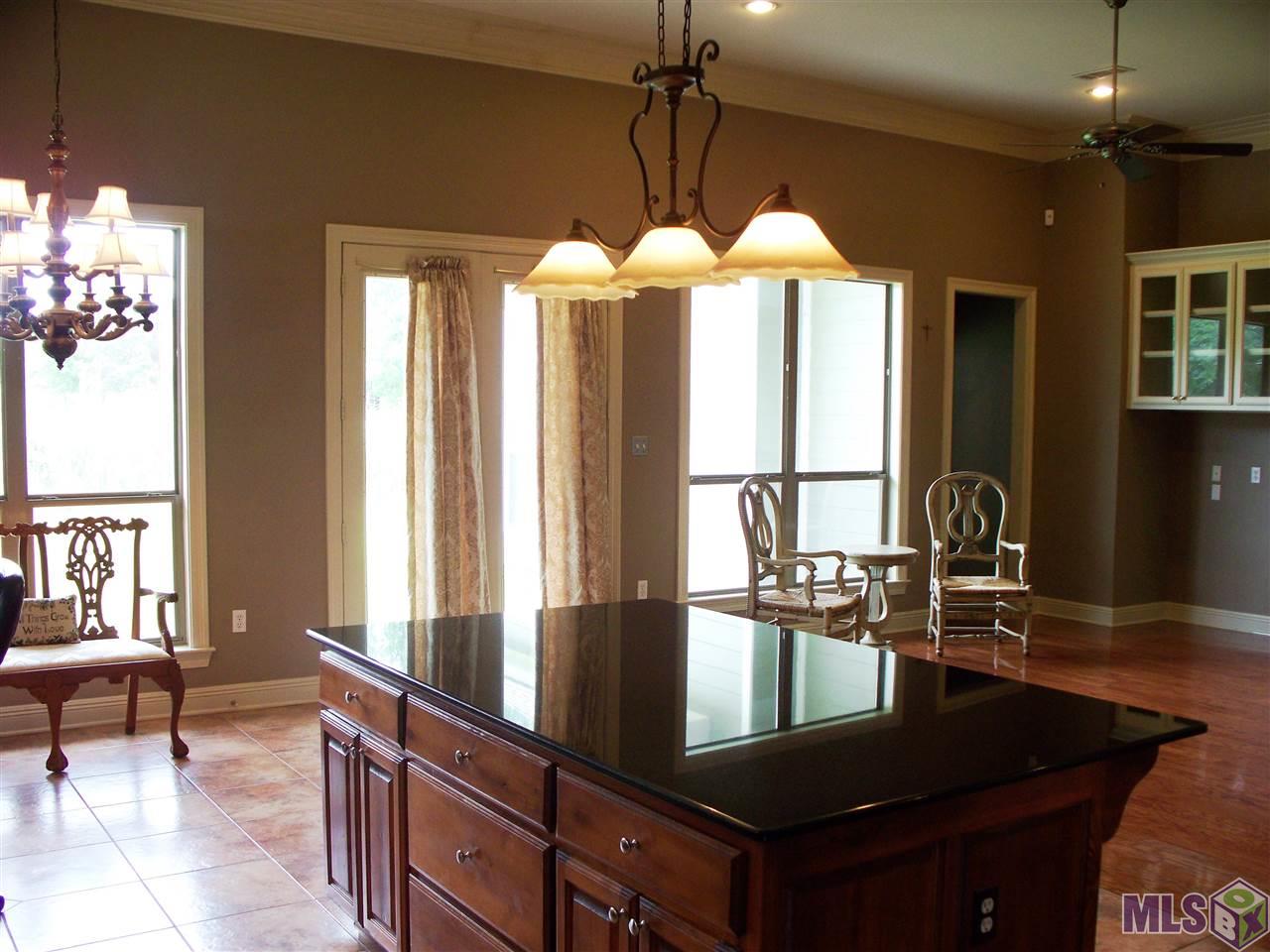 16724 Highland Club Avenue Baton Rouge, LA 70817 - Photo 6 of 24 Kitchen