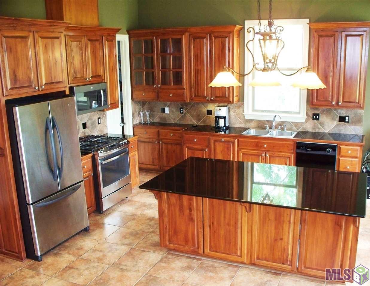 16724 Highland Club Avenue Baton Rouge, LA 70817 - Photo 8 of 24 Kitchen