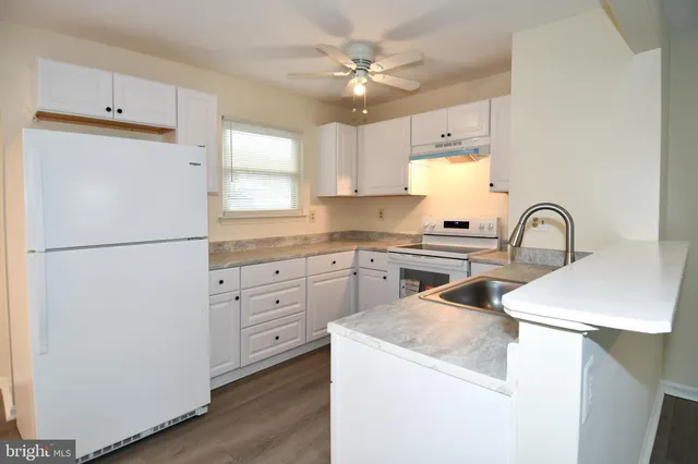 $2,700 | 11521 Aberstraw Way, Germantown, MD 20876