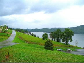 67-68 Harbor Point Road, Unit 67 68 Butler, TN 37640 - Photo 4 of 7 Photo 4