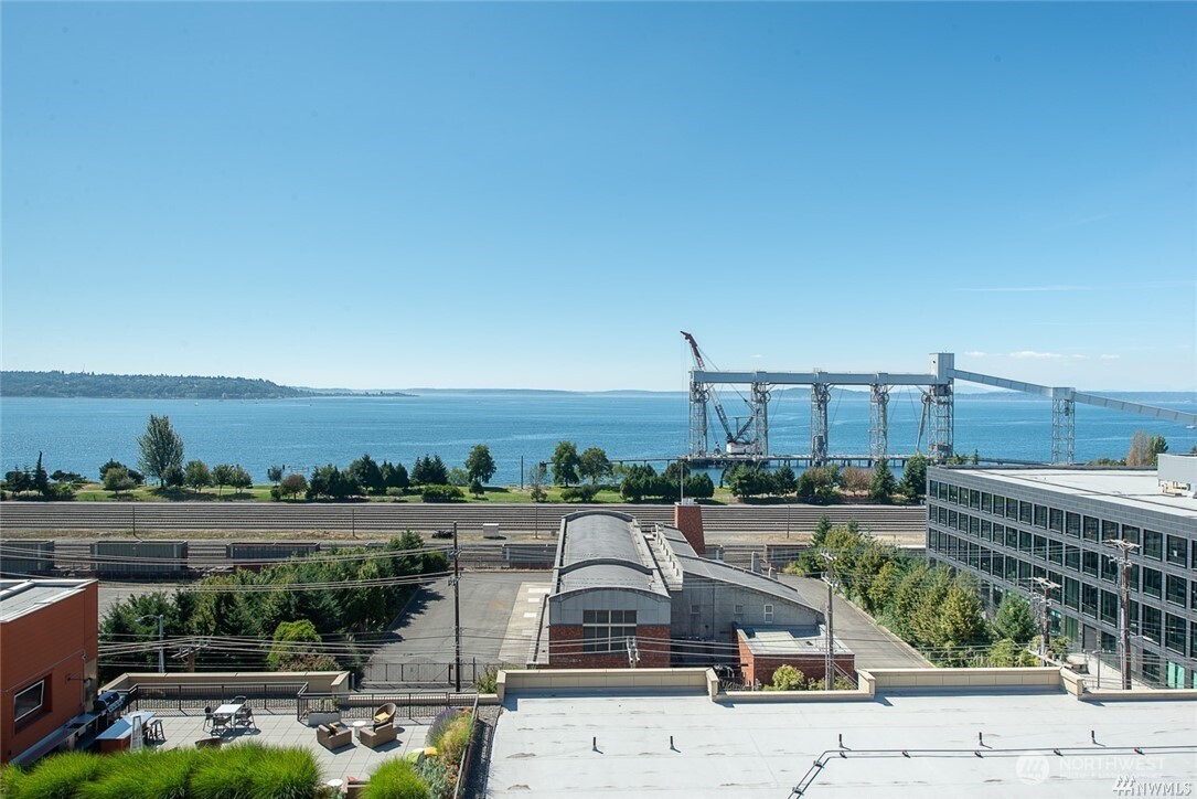 601 West Mercer Place, Unit 401 Seattle, WA 98119 - Photo 24 of 25