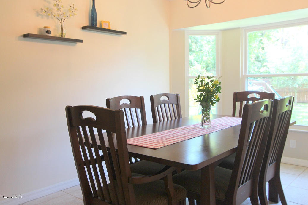 5137 Holden Road Cocoa, FL 32927 - Photo 11 of 32 Dining