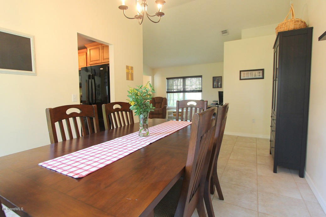 5137 Holden Road Cocoa, FL 32927 - Photo 12 of 32 Dining 2