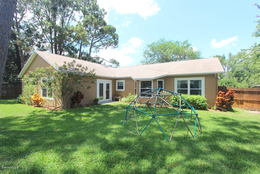 5137 Holden Road Cocoa, FL 32927 - Photo 30 of 32 Backyard2