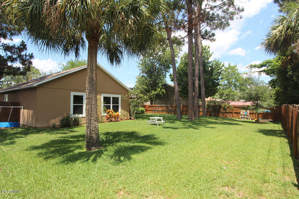5137 Holden Road Cocoa, FL 32927 - Photo 31 of 32 Backyard3