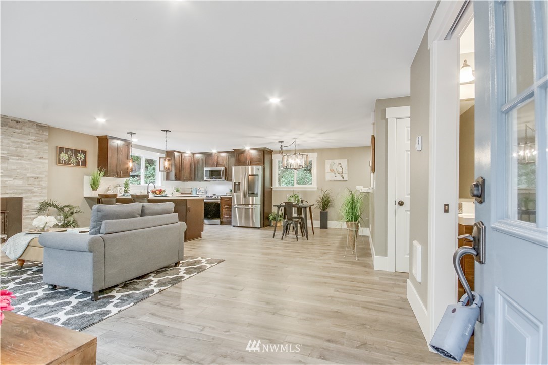 16102 Southeast 114th Street Renton, WA 98059 - Photo 5 of 38 Gallery Image 5