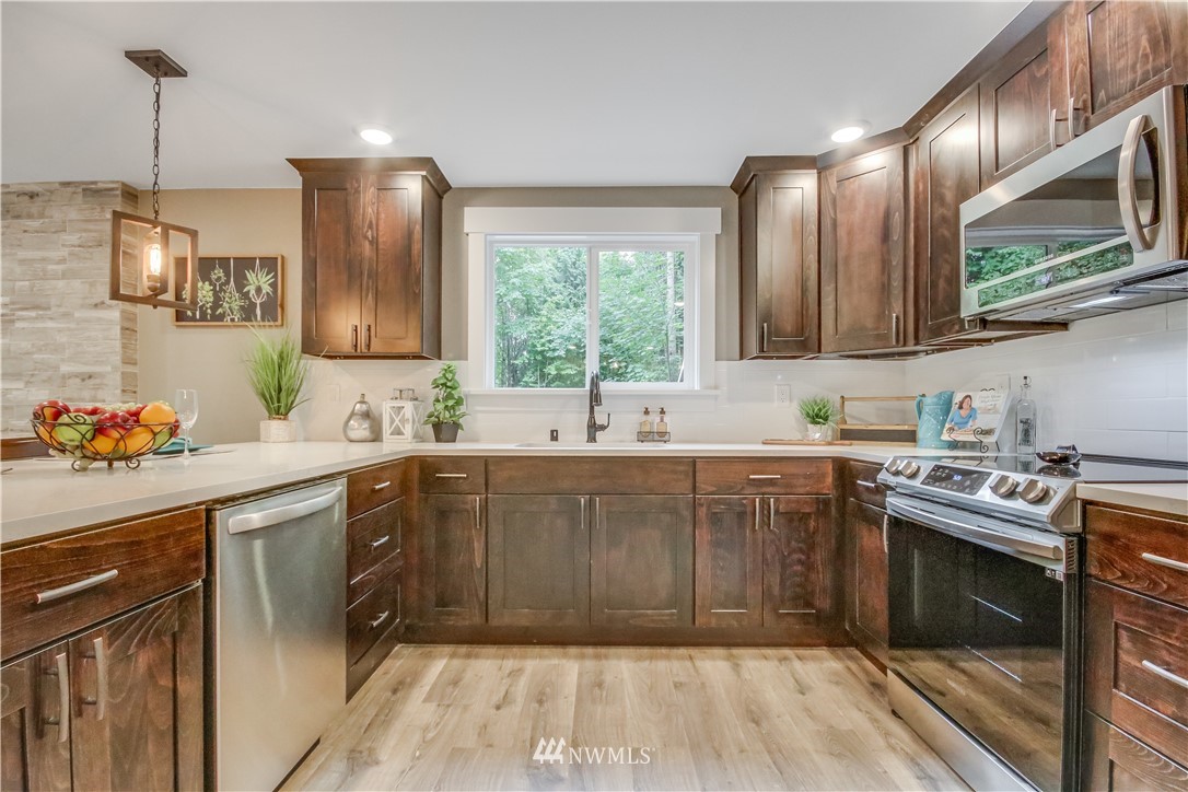 16102 Southeast 114th Street Renton, WA 98059 - Photo 10 of 38 Gallery Image 10