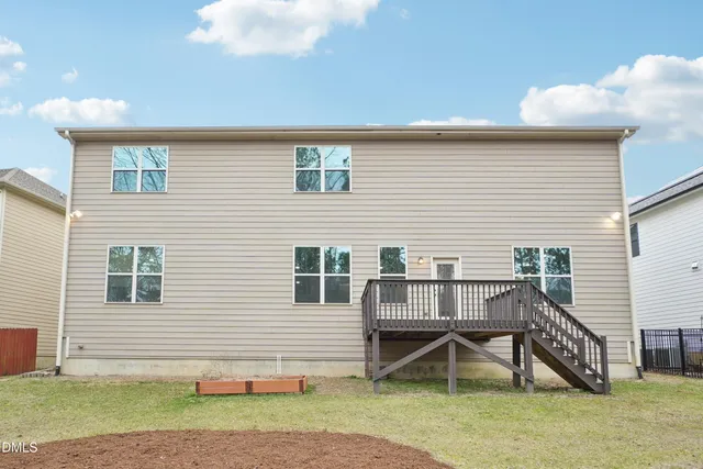 $899,000 | 109 Highland Mist Circle, Apex, NC 27539