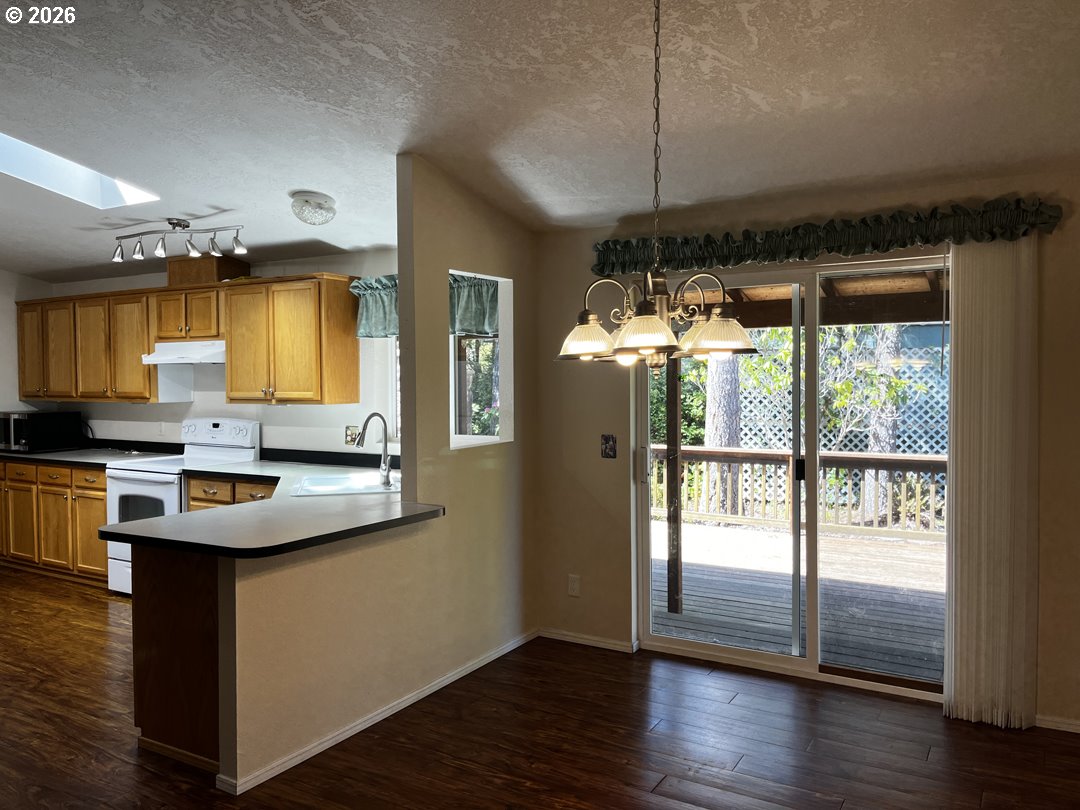 148 Outer Drive Florence, OR 97439 - Photo 15 of 48