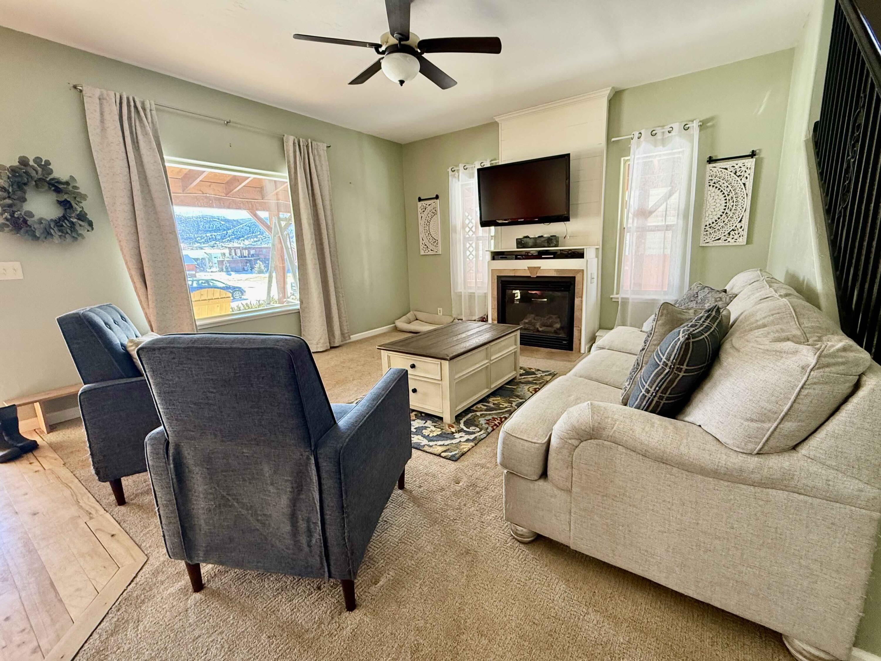 511 Marion Overlook Ridgway, CO 81432 - Photo 5 of 27 Living Room