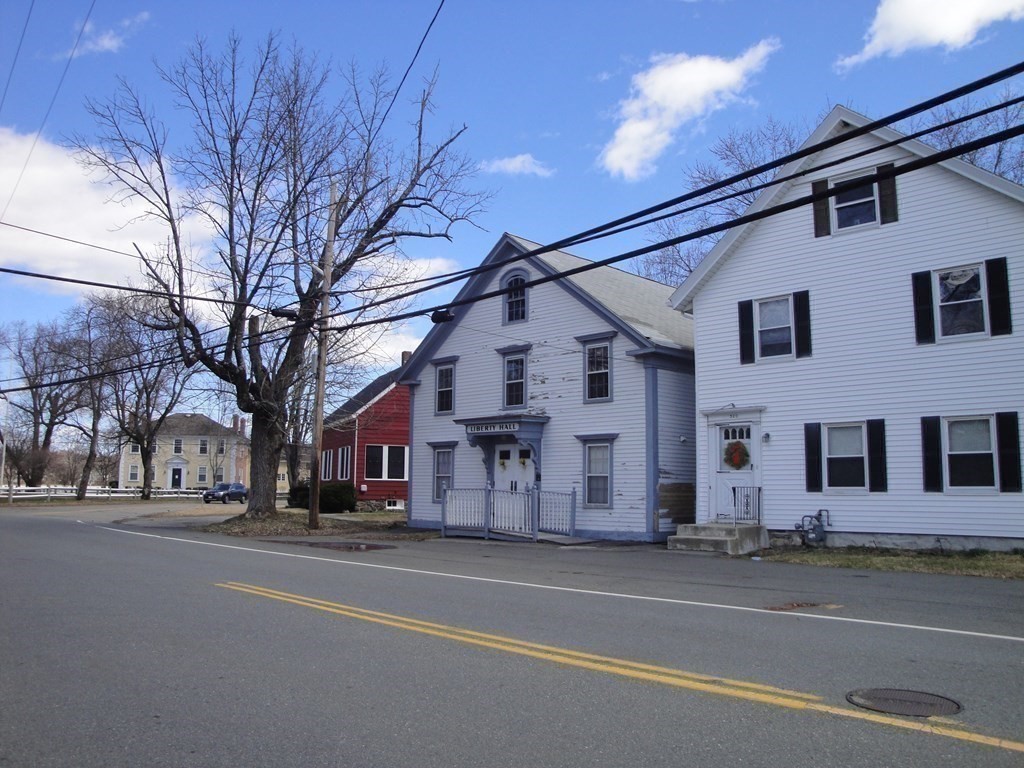 318 Acton Road Chelmsford, MA 01824 - Photo 3 of 27 Gallery Image 3