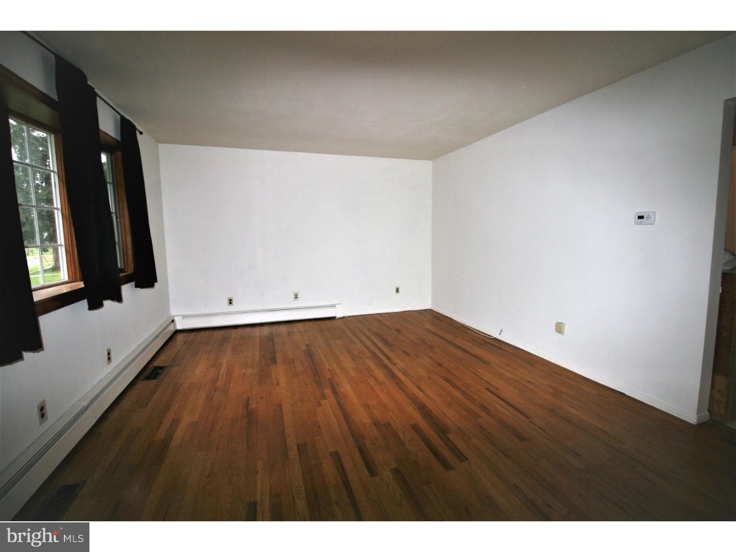 43 Running Brook Road Ewing, NJ 08638 - Photo 4 of 16