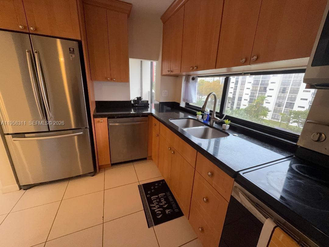 16919 North Bay Road, Unit 507 Sunny Isles Beach, FL 33160 - Photo 10 of 28