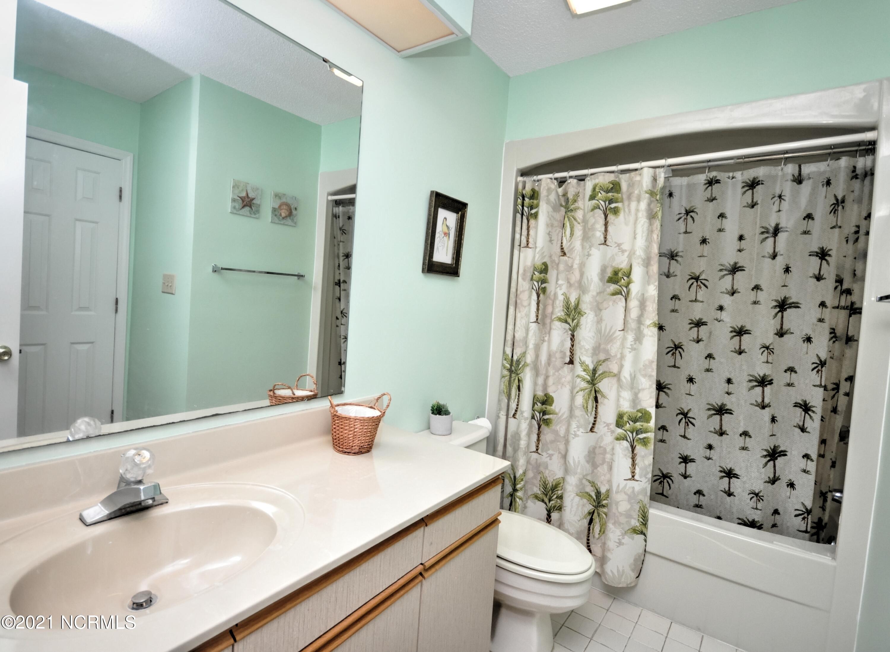 804 Colony Place, Unit 4E Sunset Beach, NC 28468 - Photo 18 of 28 Bath1