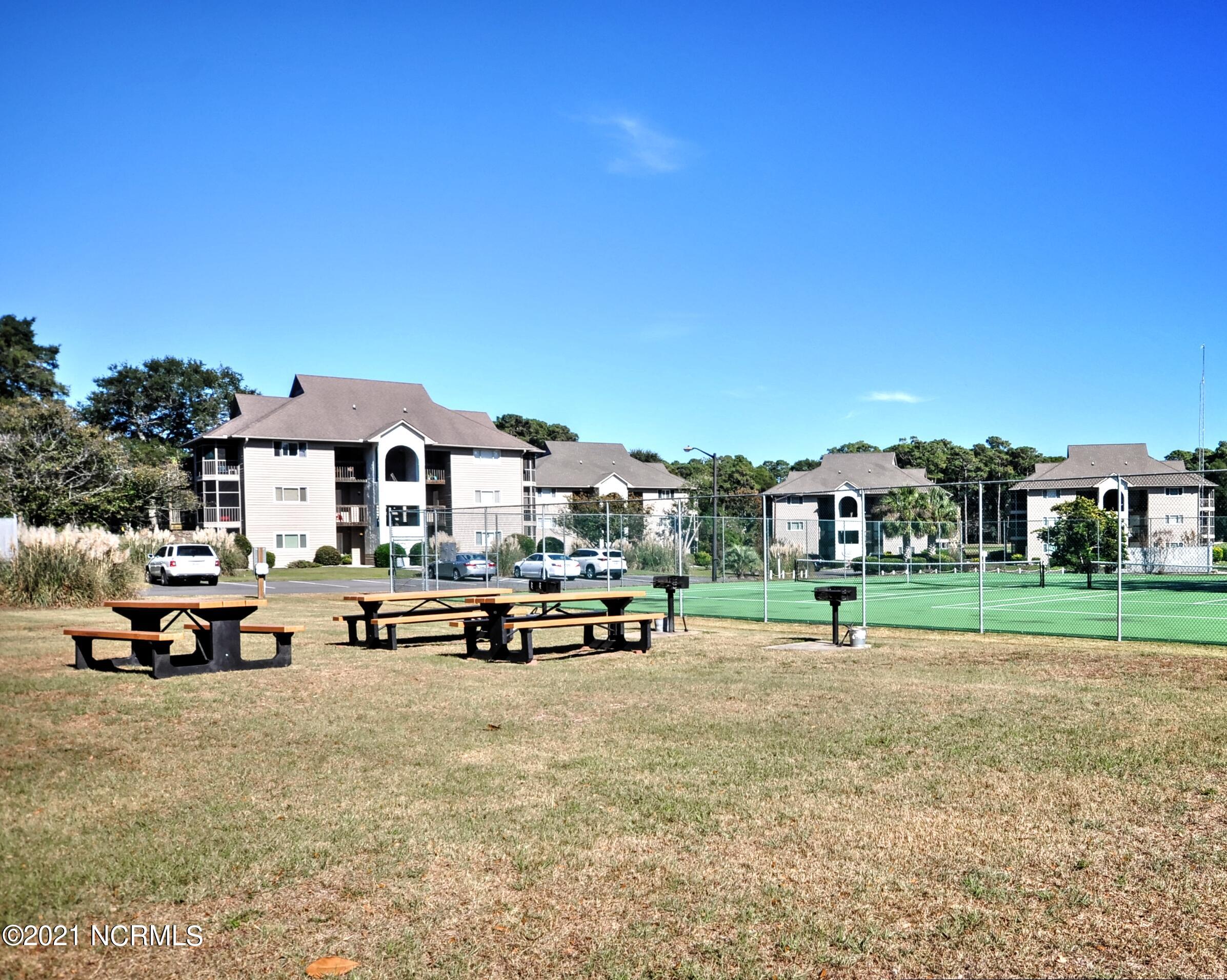 804 Colony Place, Unit 4E Sunset Beach, NC 28468 - Photo 27 of 28 Picnic Area