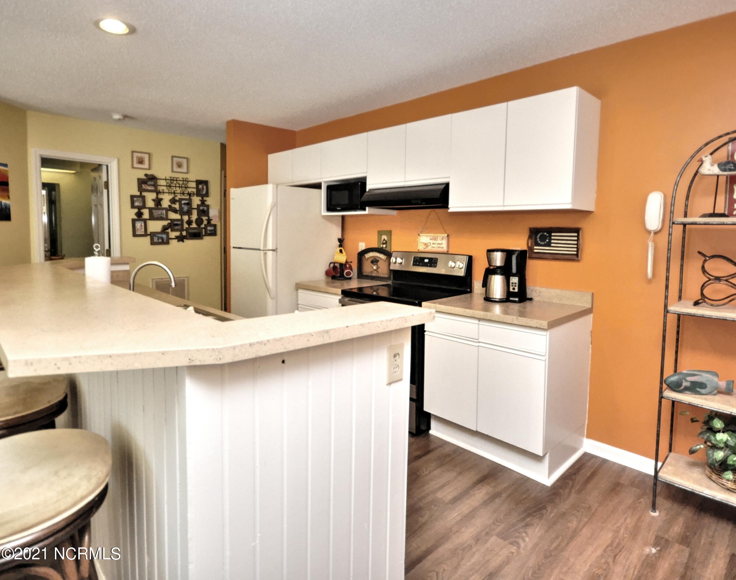 804 Colony Place, Unit 4E Sunset Beach, NC 28468 - Photo 4 of 28 Kitchen