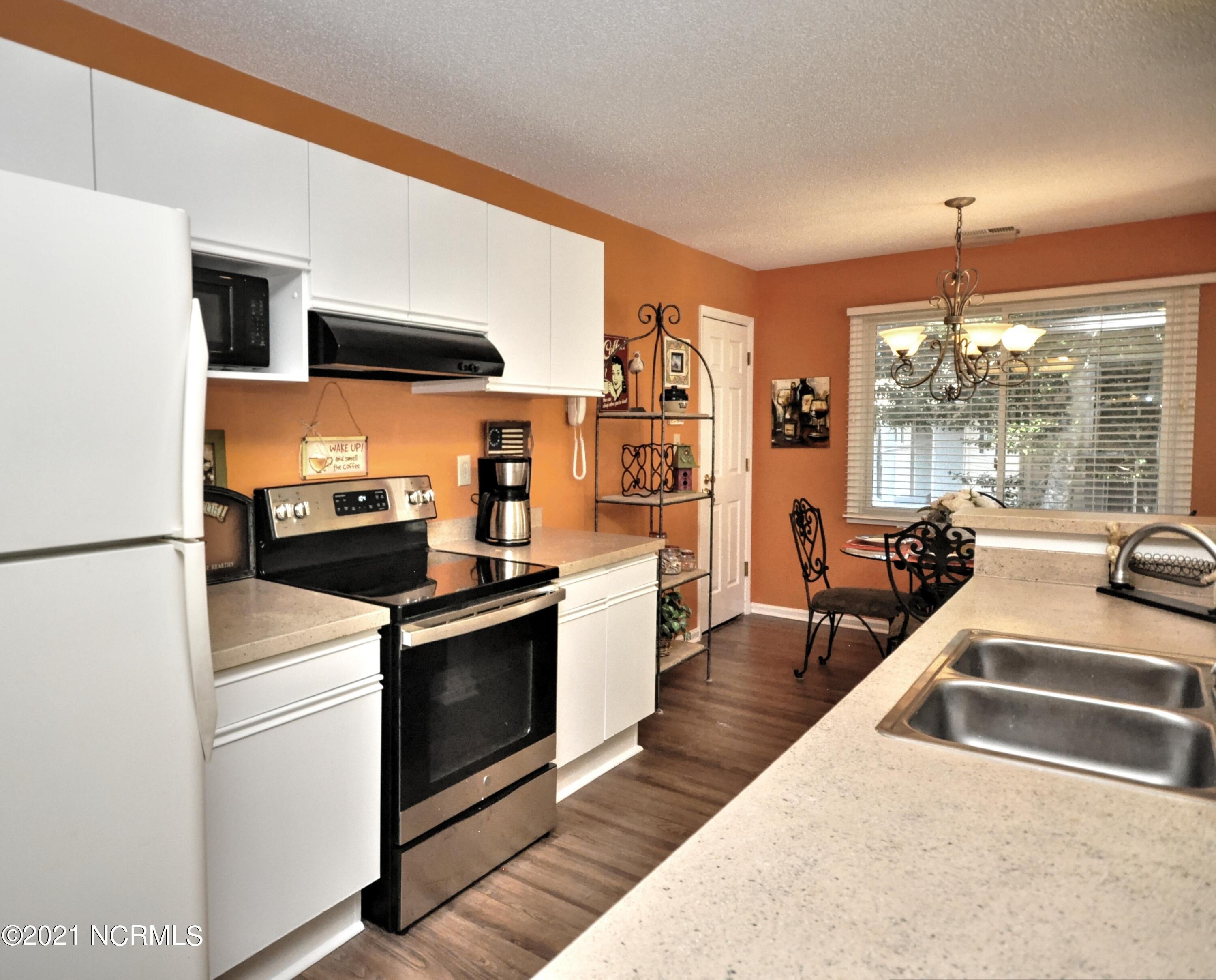 804 Colony Place, Unit 4E Sunset Beach, NC 28468 - Photo 6 of 28 Kitchen4