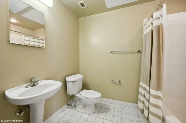 $430,000 | 333 West Hubbard Street, Unit 3D, Chicago, IL 60654