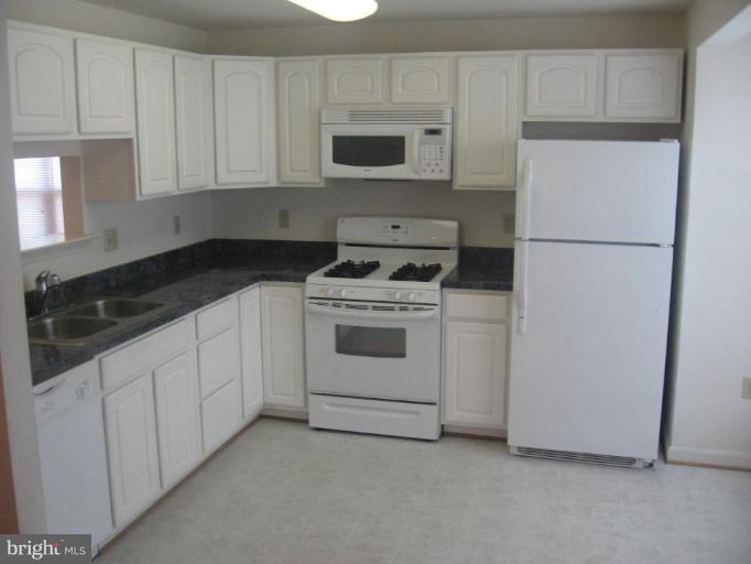 2353 Pomeroy Road Southeast Washington, DC 20020 - Photo 4 of 16 Kitchen