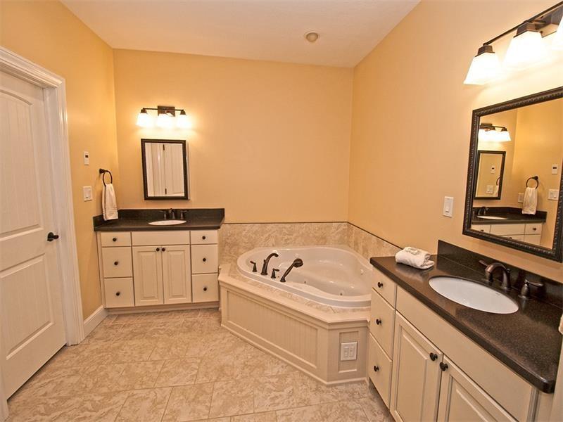 1763 Old State Road Gibsonia, PA 15044 - Photo 13 of 25 MSTR Bathroom w/double sinks, Jacuzzi tub & large tiled shower.