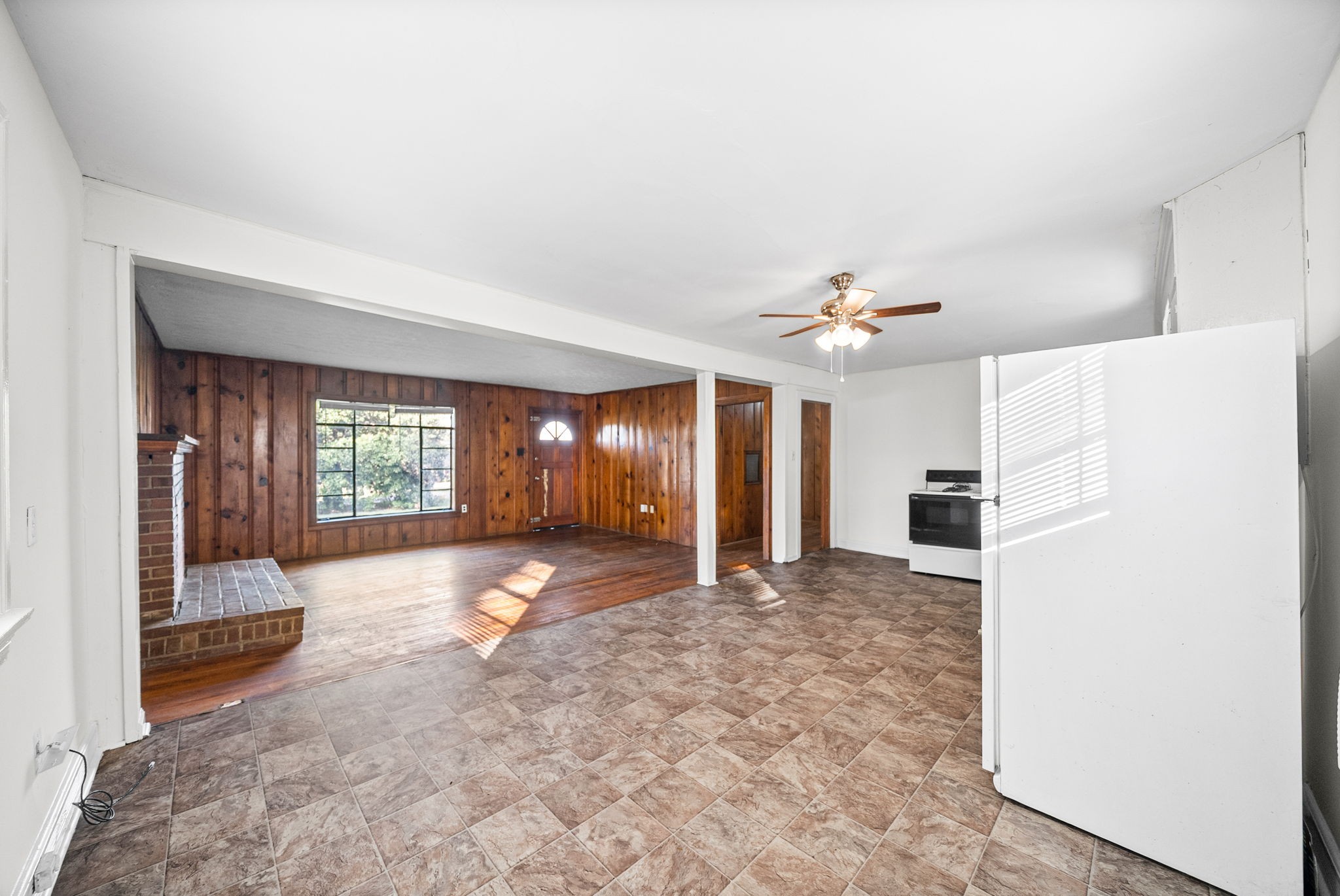 420 Lafayette Road, Unit A Clarksville, TN 37042 - Photo 7 of 25 a view of livingroom with workspace