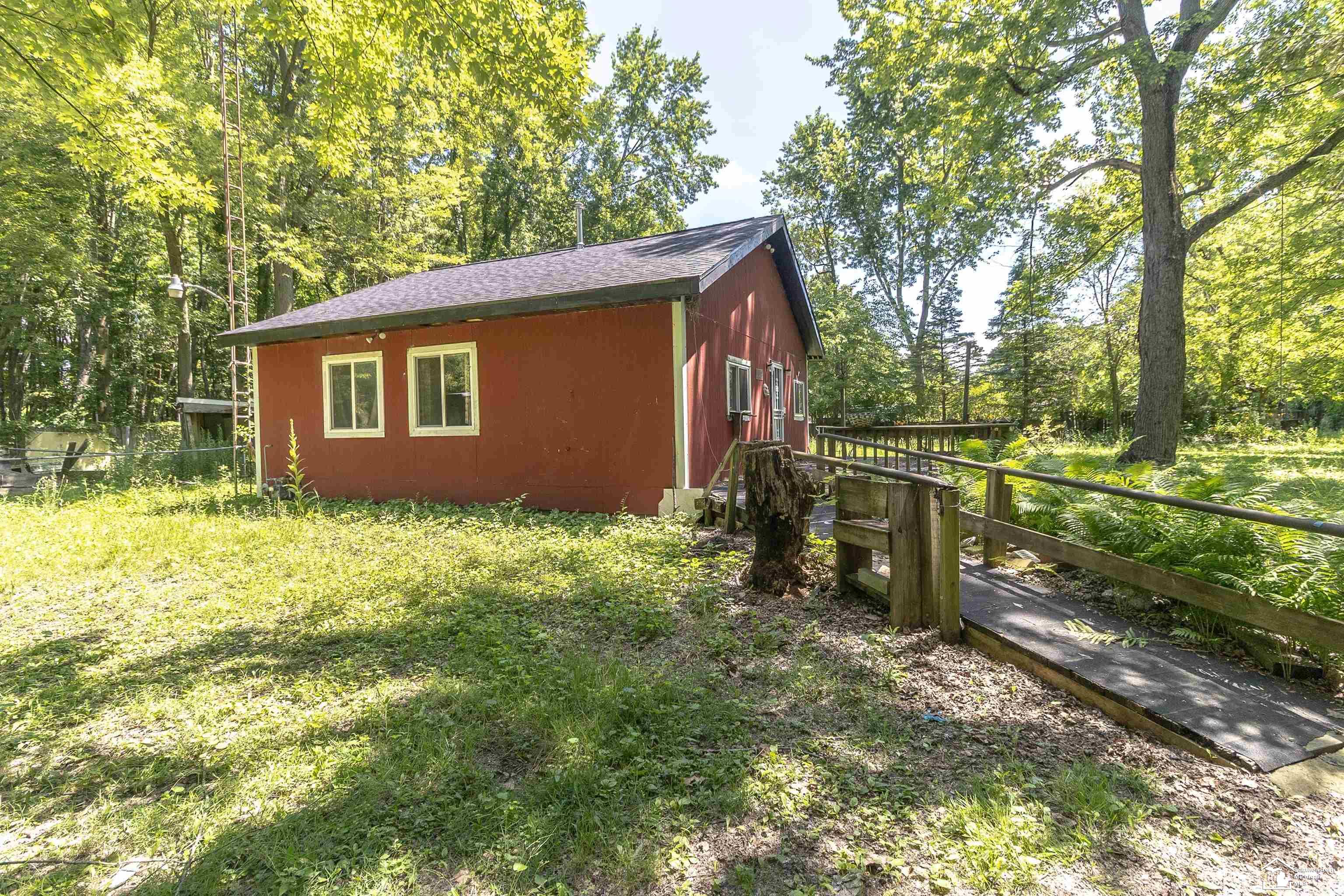 8438 Adler Road Lambertville, MI 48144 - Photo 2 of 45 50181633-d5e352e4-1bea-44fe-838f-b6c8f133b56a.JPG