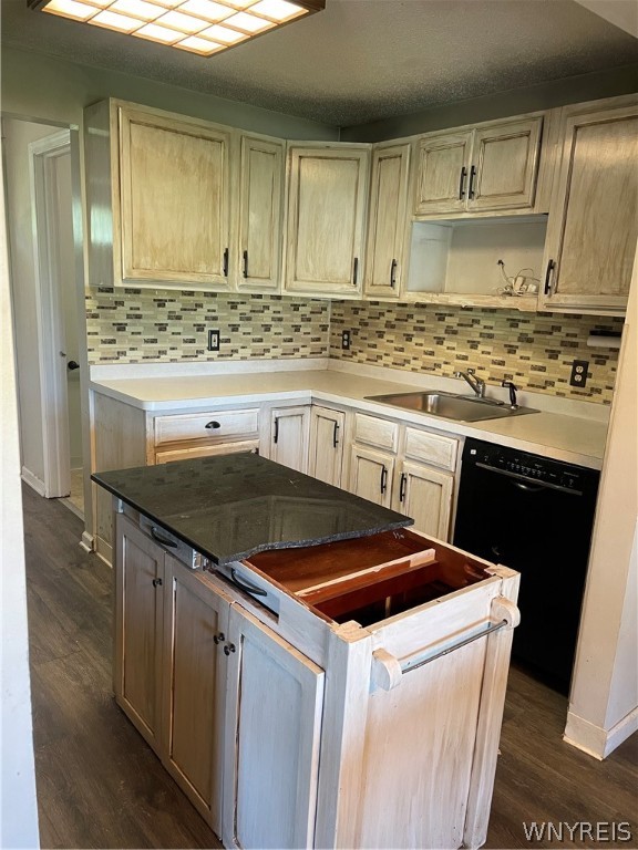 3928 Caitlin Buffalo, NY 14219 - Photo 7 of 44