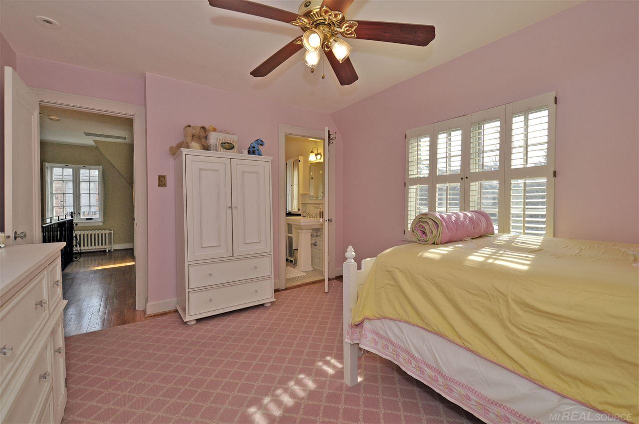 1215 Harvard Road Grosse Pointe Park, MI 48230 - Photo 21 of 34