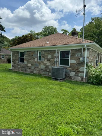 $2,500 | 8606 Verree Road, Philadelphia, PA 19115