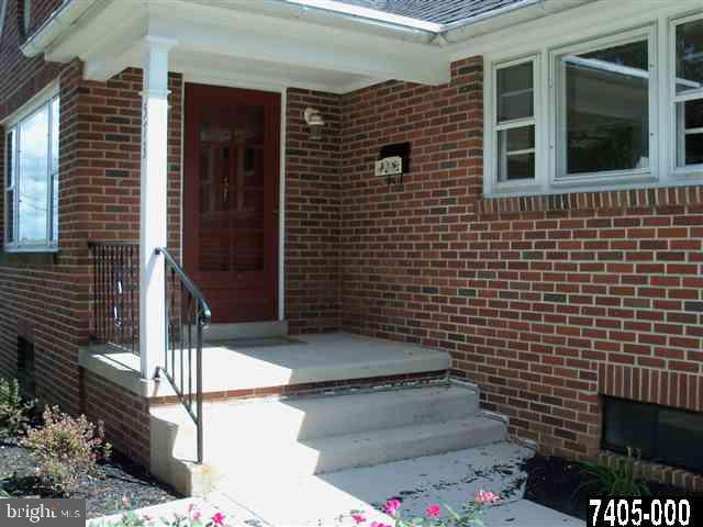 573 Hamilton Street Hanover, PA 17331 - Photo 2 of 14 Gallery Image 2