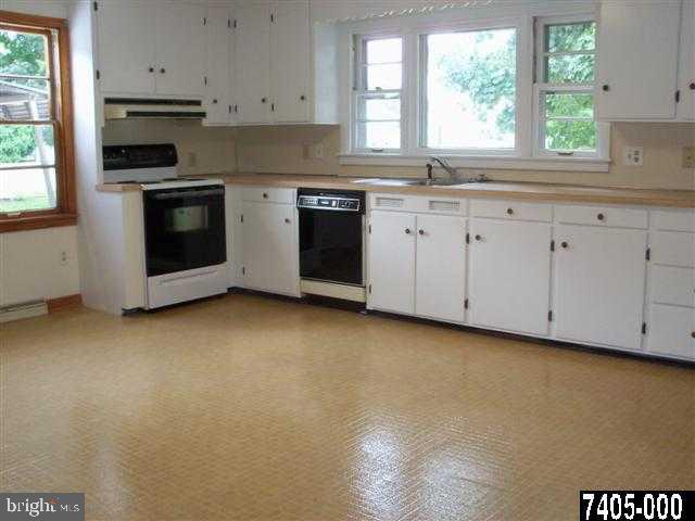 573 Hamilton Street Hanover, PA 17331 - Photo 6 of 14 Gallery Image 6