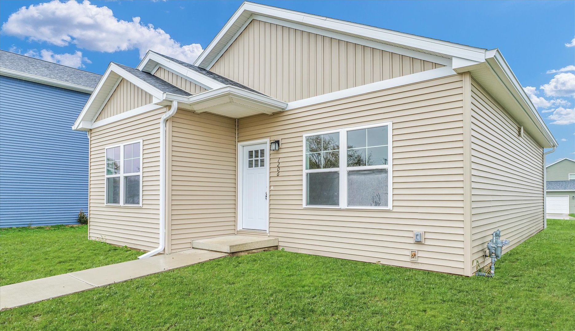 1206 South Smith Road Urbana, IL 61802 - Photo 1 of 34 Gallery Image 1