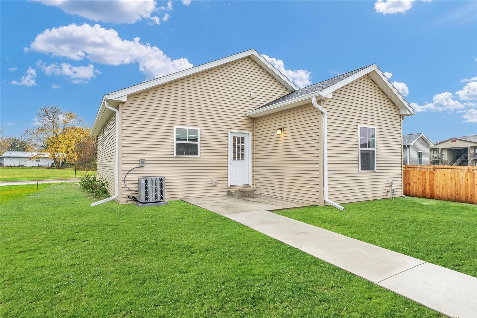 1206 South Smith Road Urbana, IL 61802 - Photo 28 of 34 Gallery Image 28
