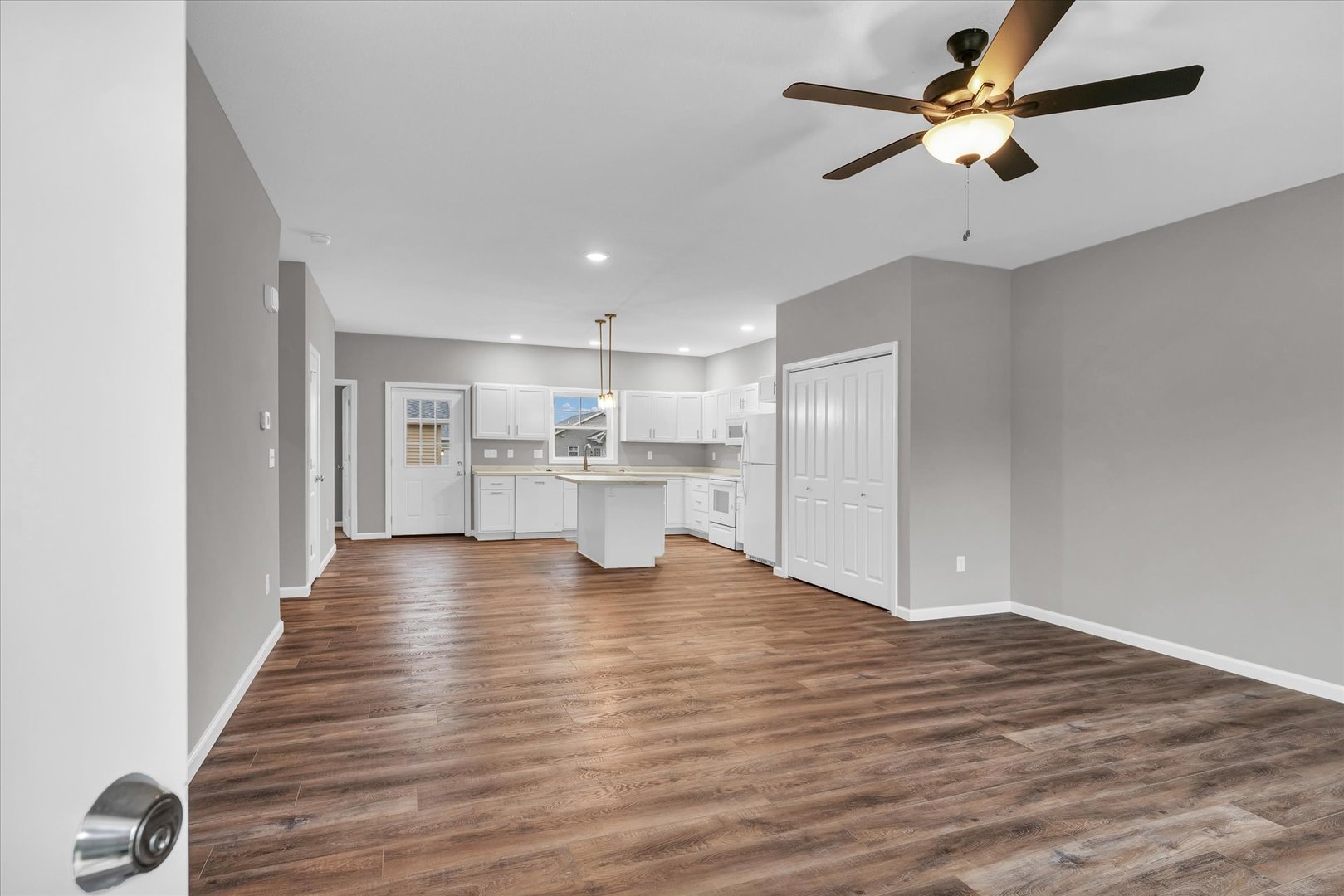 1206 South Smith Road Urbana, IL 61802 - Photo 5 of 34 Gallery Image 5