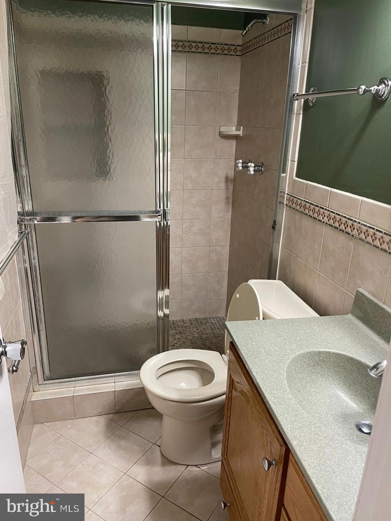 112 Claybrook Drive Silver Spring, MD 20902 - Photo 30 of 66 Primary bathroom with walk-in shower