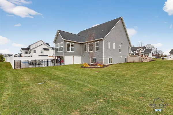 $1,099,900 | 8235 Country Rail Drive Southwest, Byron Center, MI 49315