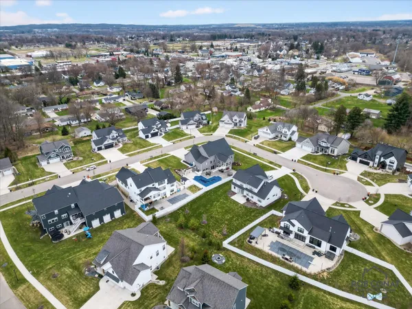 $1,099,900 | 8235 Country Rail Drive Southwest, Byron Center, MI 49315