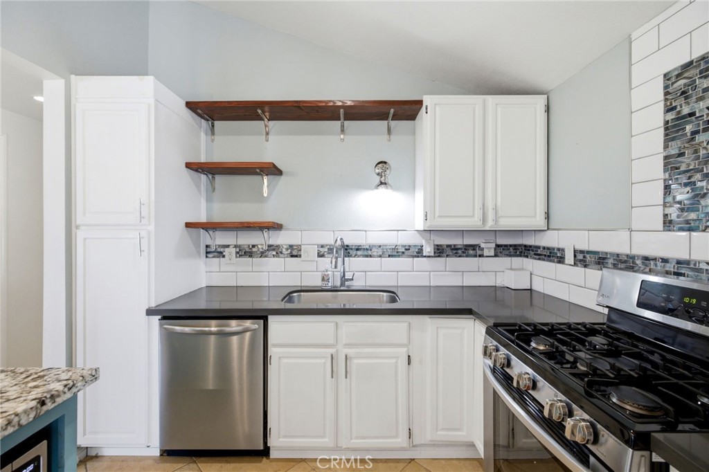 2906 Berkeley Road Riverside, CA 92506 - Photo 15 of 40