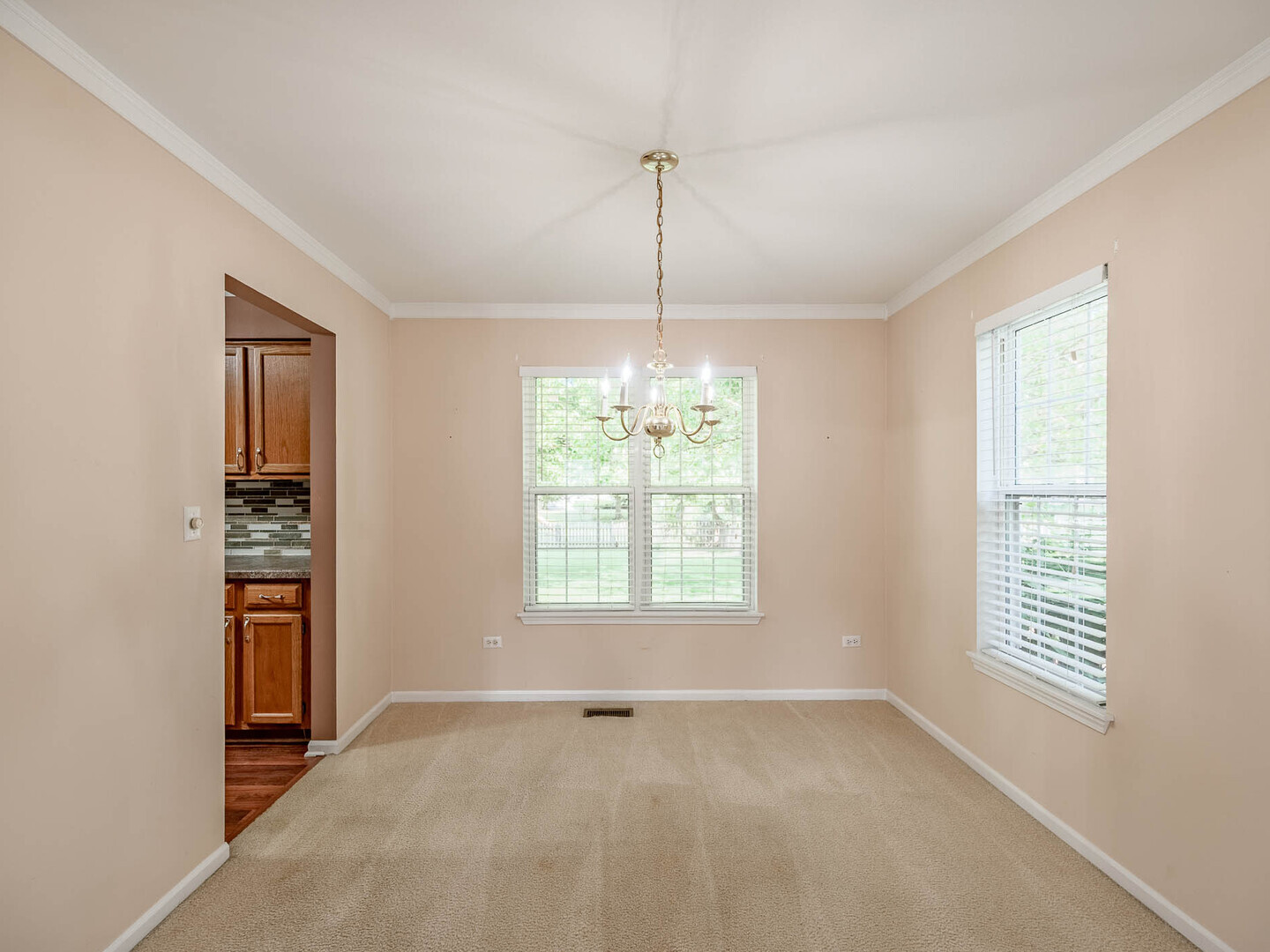1320 Umbdenstock Road Elgin, IL 60123 - Photo 5 of 22 Gallery Image 5