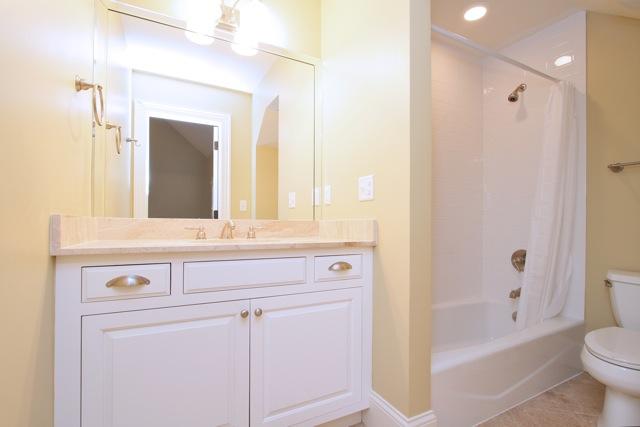 4014 Estes Road Nashville, TN 37215 - Photo 15 of 20 This full bath features a combo tub shower and tile surround.
