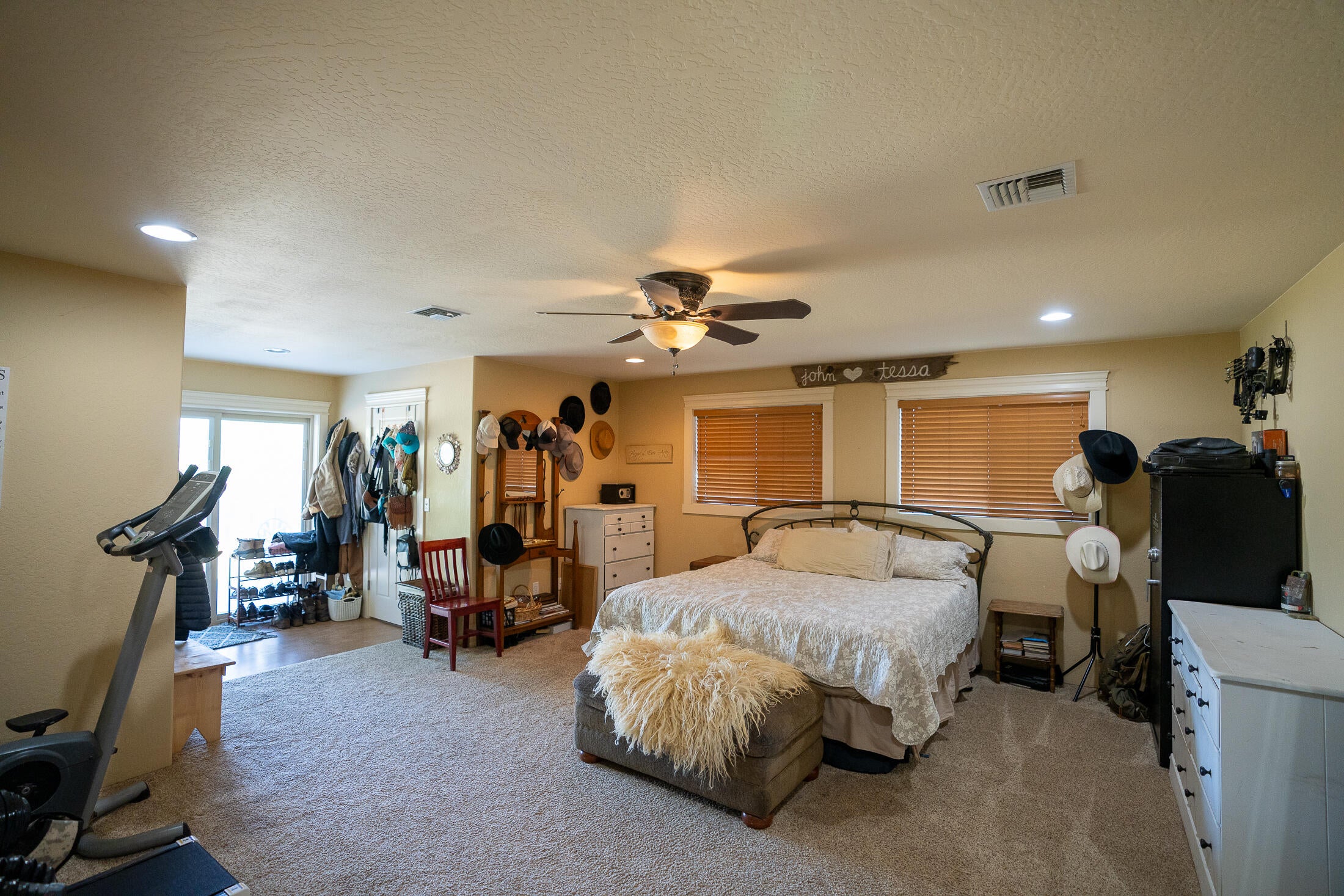 4189 Colver Road Phoenix, OR 97535 - Photo 15 of 37 015