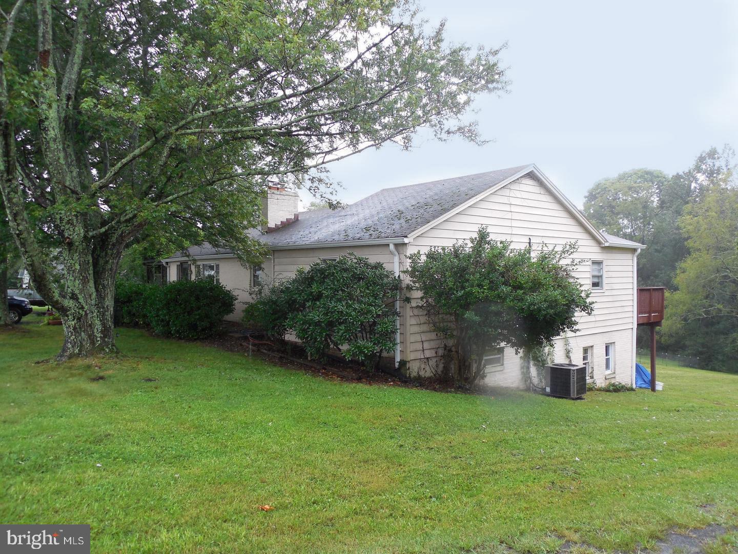 8646 Lees Ridge Road Warrenton, VA 20186 - Photo 12 of 15 Gallery Image 12
