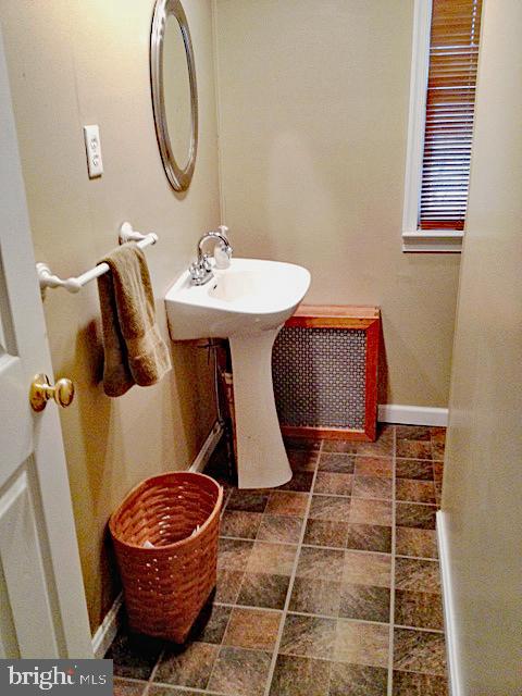 8646 Lees Ridge Road Warrenton, VA 20186 - Photo 8 of 15 Gallery Image 8
