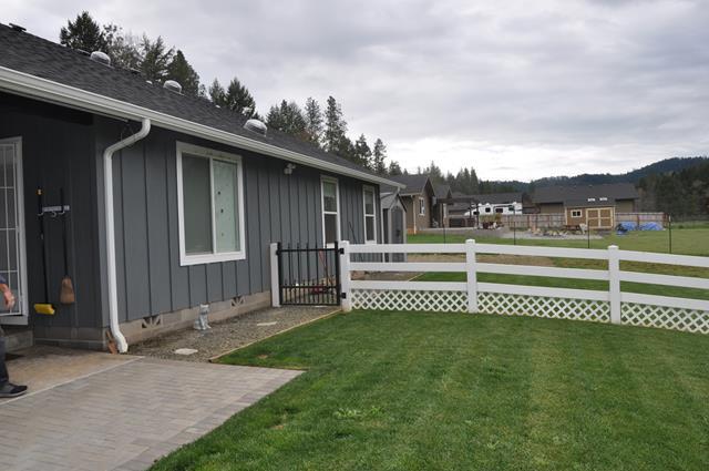 2079 Marcy Loop Road Grants Pass, OR 97527 - Photo 9 of 24 extended patio