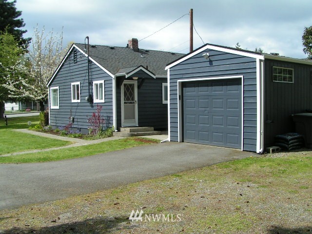 1724 Union Avenue Northeast Renton, WA 98059 - Photo 2 of 11